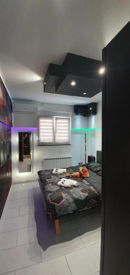 Yela Apartment *