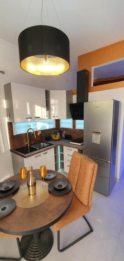 Yela Apartment *